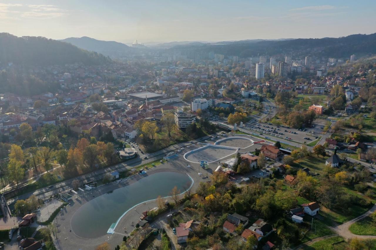 Square Studio Tuzla Luaran gambar