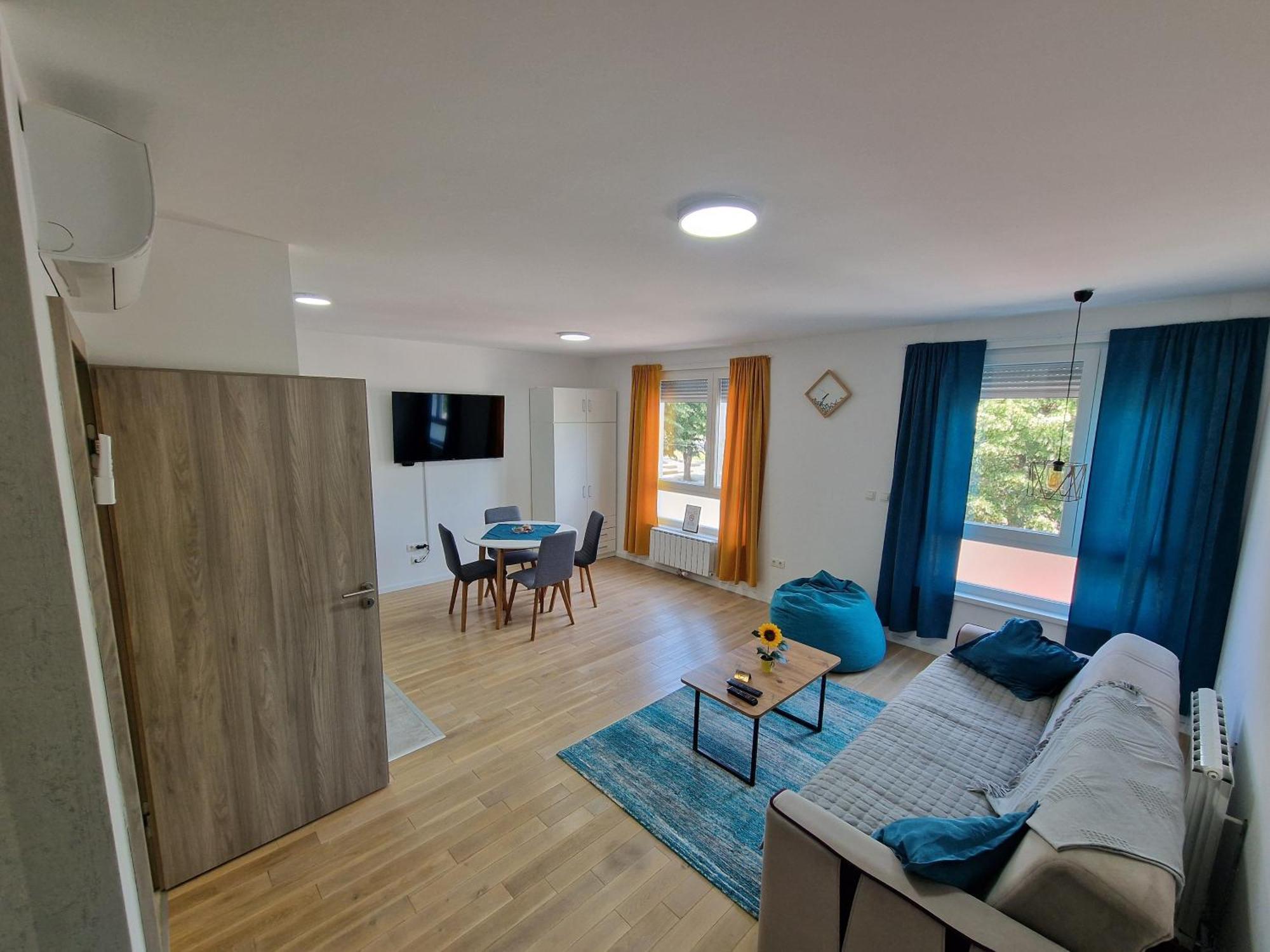 Square Studio Tuzla Luaran gambar